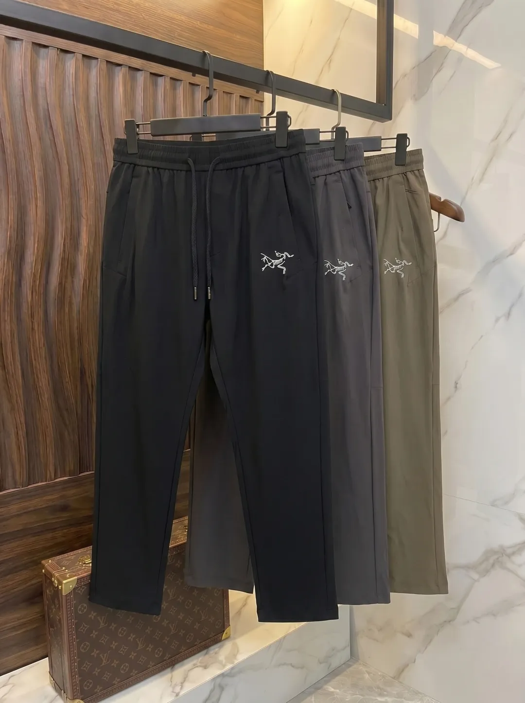 ARC'TERYX Breathable Classiclogo ：Black Gray Khaki Sizes：S-3XL